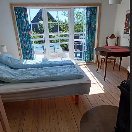 B And B Bed & Breakfast *